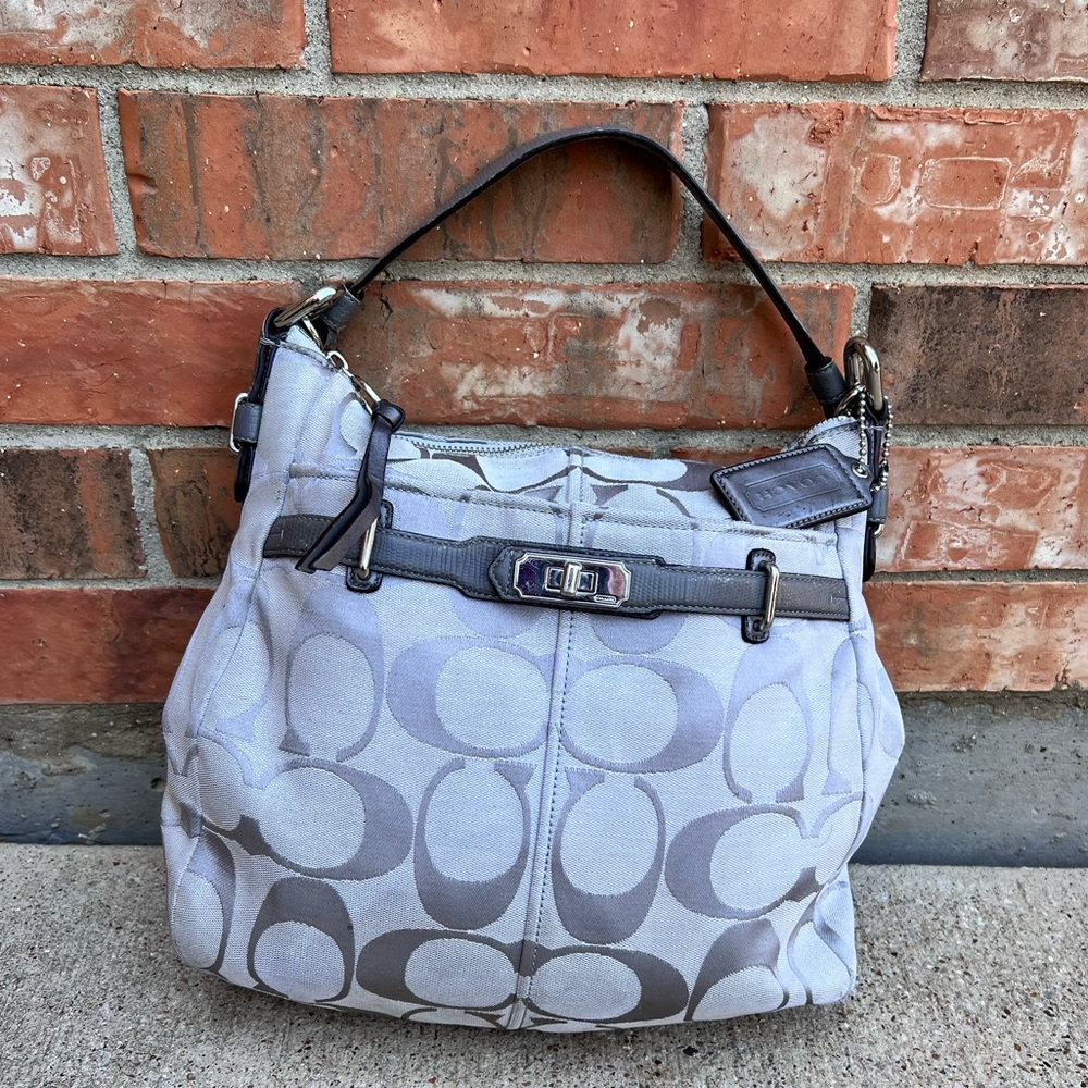 Coach Hobo -Light Gray